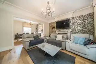 4 Wheatfield Way, photo 2