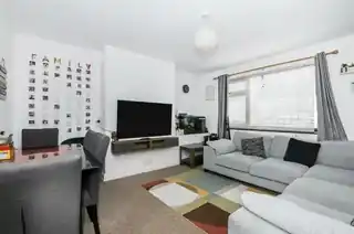 4 Wheatley Road, photo 2