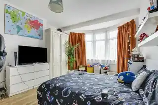4 Woodland Way, photo 4