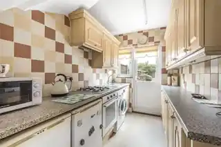 40 Amery Gardens, photo 2