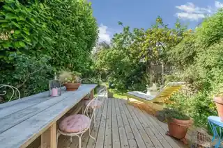 40 Bagshot Road, photo 2