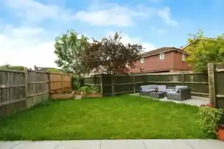 40 Coppard Gardens, photo 4