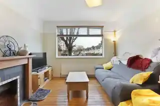 40 Fieldsend Road, photo 3