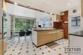 40 Heddon Court Avenue, photo 4