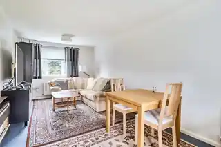 40 Kent Way, photo 2