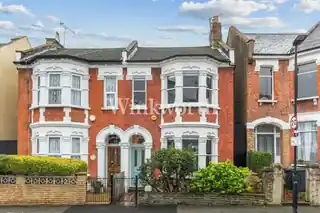 40 Lausanne Road, photo 2