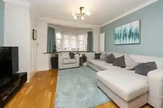 40 Milverton Drive, photo 2