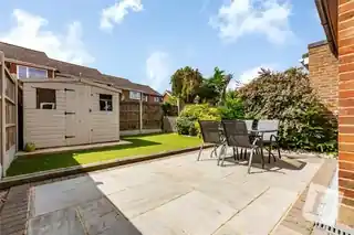 40 Mygrove Gardens, photo 2