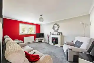 40 St Lukes Close, photo 2