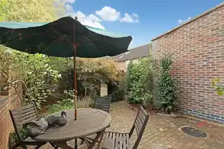 40 Timber Pond Road, photo 2
