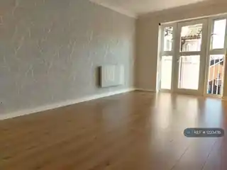 40 Vicarage Close, photo 2