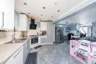 40 Wenlock Road, photo 2
