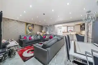 40 Wenlock Road, photo 3