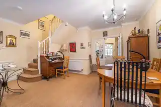 40 Wycliffe Road, photo 3