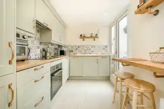 40A Chancellors Road, photo 3