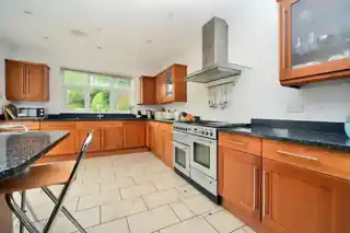 41 Abinger Avenue, photo 2