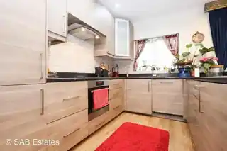 41 Adrienne Avenue, photo 4