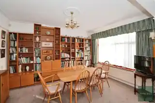 41 Albemarle Gardens, photo 4