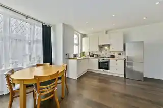 41 Church Avenue, photo 2