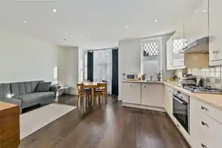 41 Church Avenue, photo 3