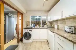 41 Connaught Avenue, photo 3