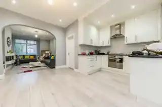 41 Danesbury Road, photo 2