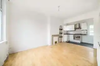 41 Derinton Road, photo 2