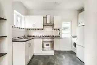 41 Derinton Road, photo 3