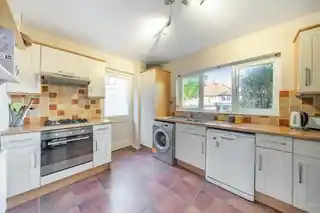 41 Gander Green Lane, photo 3