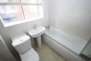 41 Garden Close, photo 3
