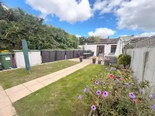 41 Geoffrey Avenue, photo 4