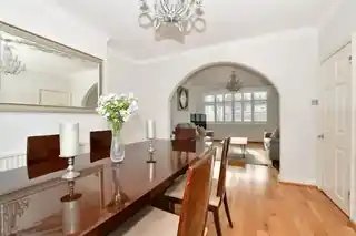 41 Godalming Avenue, photo 3