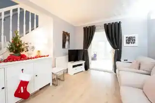 41 Hillfoot Road, photo 3