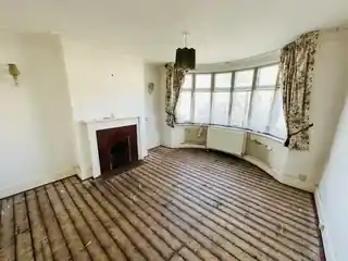 41 Holmstall Avenue, photo 3