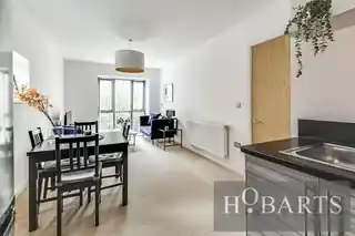 41 Leverton Close, photo 2