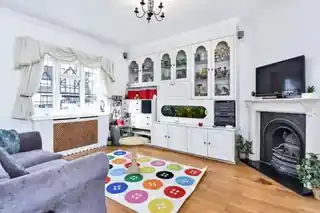 41 Medway Gardens, photo 3