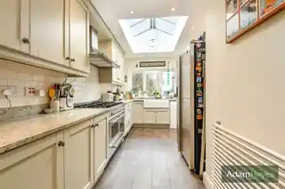 41 Woodside Park Road, photo 3