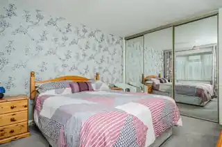 413 Lansbury Drive, photo 3