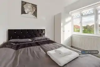 42 Broad Walk, photo 4