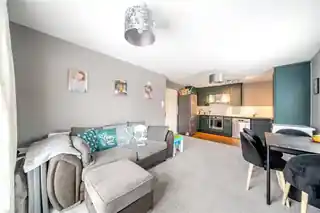 42 Brown Close, photo 4