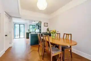 42 Clarendon Road, photo 3