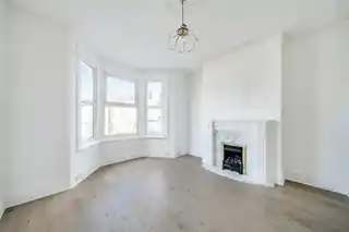 42 Dallin Road, photo 2
