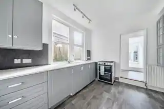 42 Dallin Road, photo 3