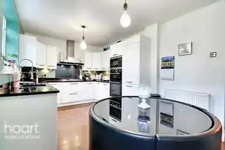 42 Dewsbury Road, photo 4