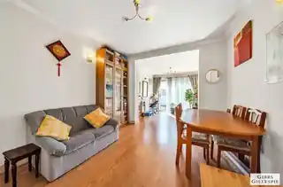 42 Elm Drive, photo 3