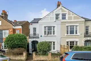 42 Erpingham Road, photo 2