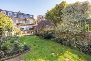 42 Erpingham Road, photo 3