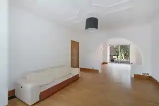 42 Longstone Avenue, photo 3
