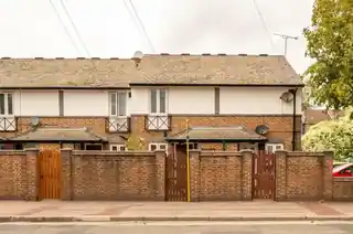 42 Manor Road, photo 2