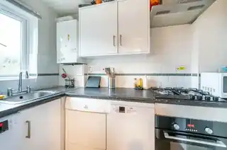42 Manor Road, photo 3